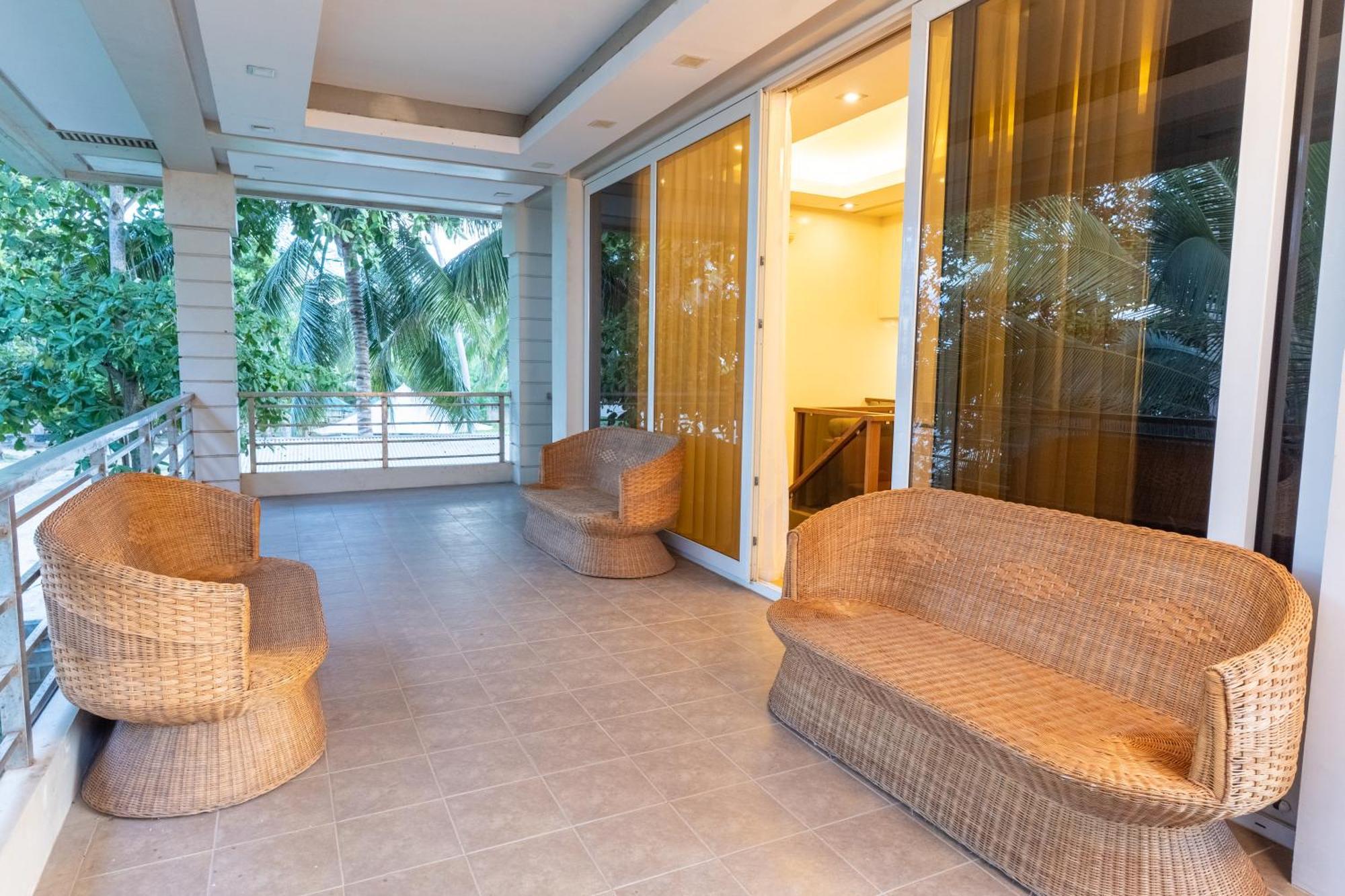 Costa Palawan Resort Пуэрто-Принцеса Экстерьер фото