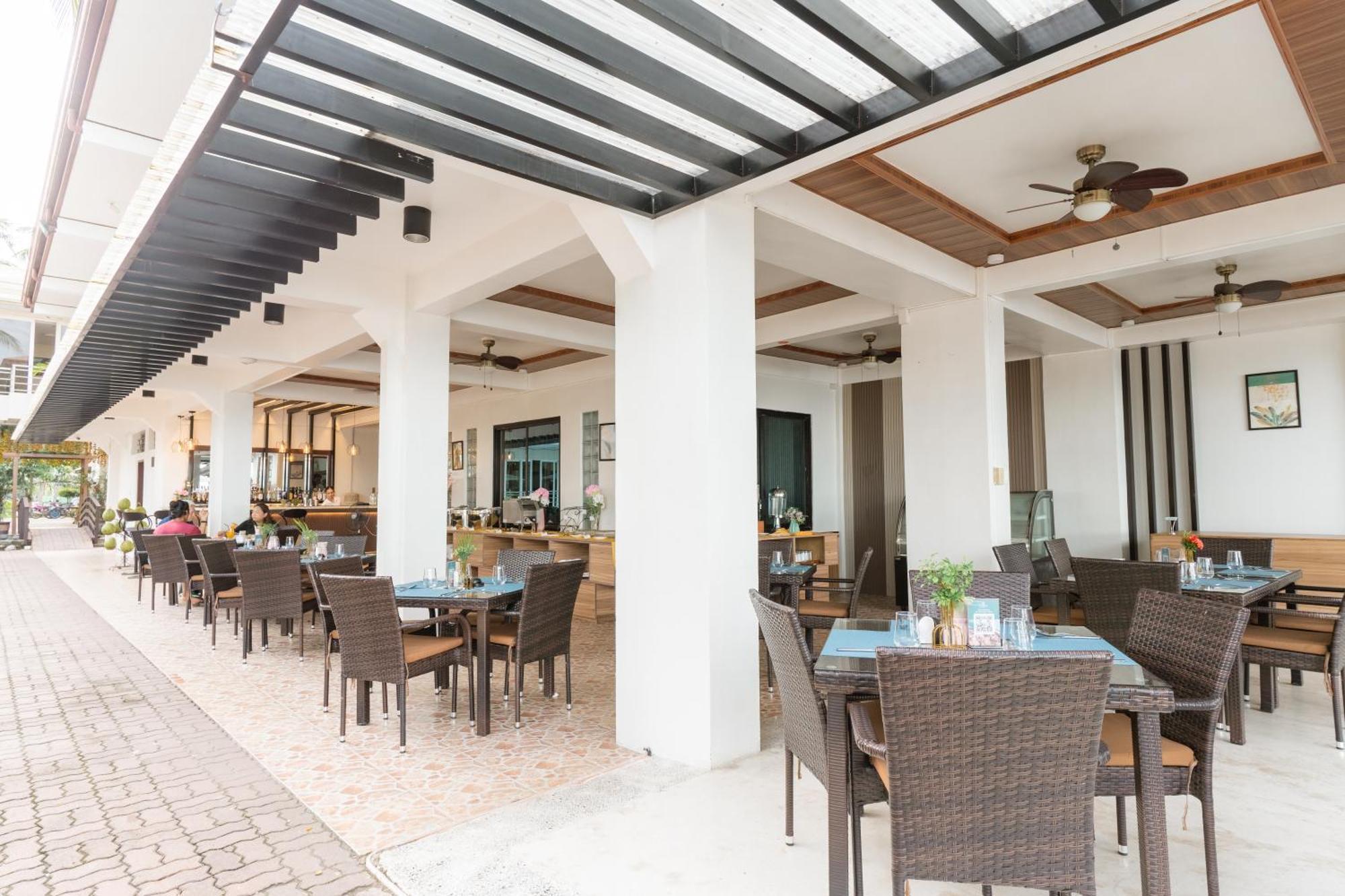 Costa Palawan Resort Пуэрто-Принцеса Экстерьер фото